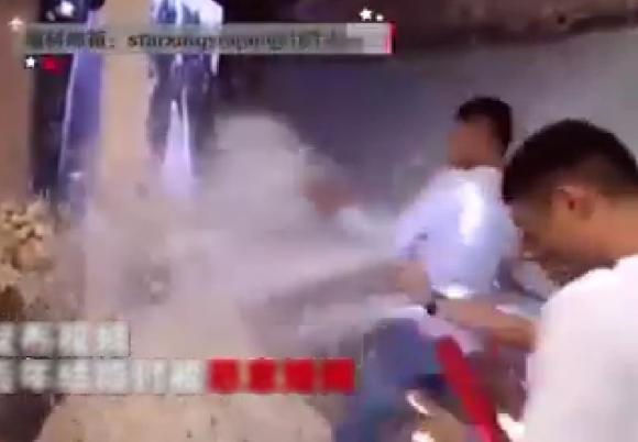 cô dâu đòi ly hôn, đám cưới kỳ lạ, đám cưới thảm họa