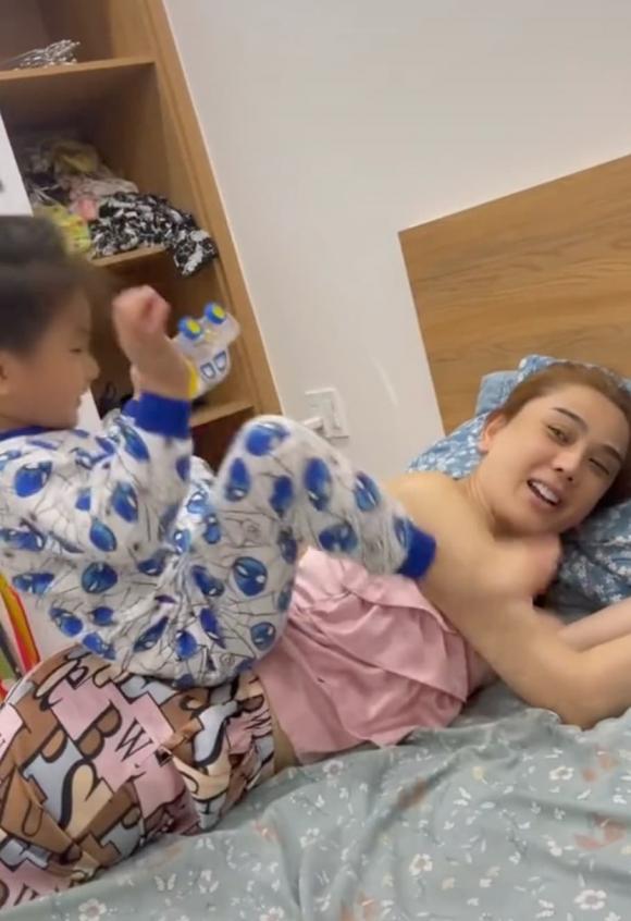 ca sĩ Lâm Khánh Chi, con trai Lâm Khánh Chi, sao Việt