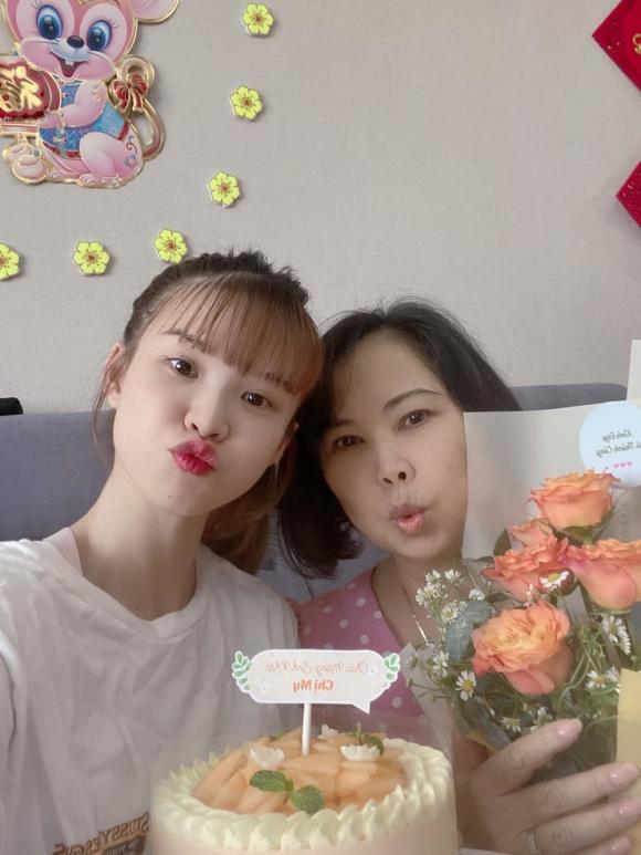 ca sĩ Khỏi My, mẹ ca sĩ Khởi My, sao Việt
