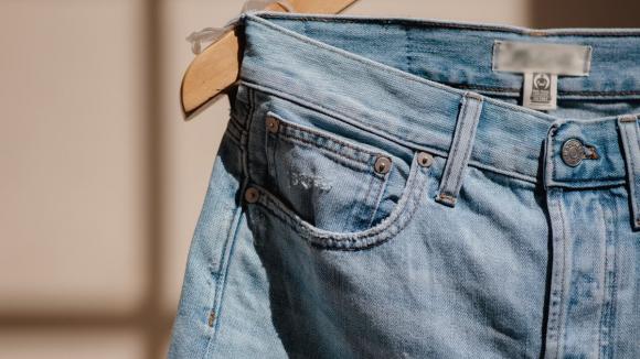 đinh tán trên quần jean, quần jean, thời trang 