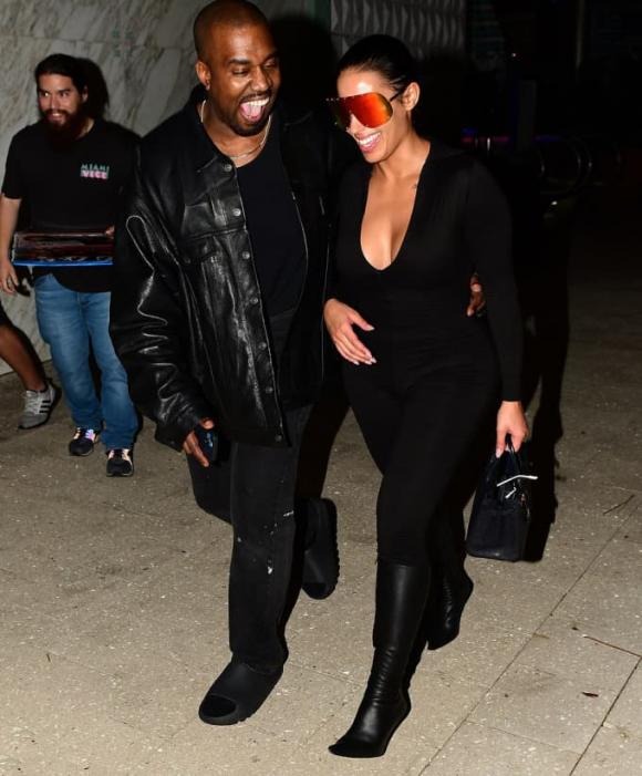  Kim Kardashian, Kanye West, siêu vòng 3