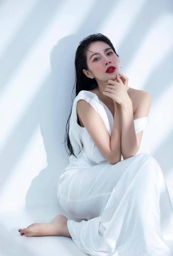 Thủy Tiên, Sao Việt, Nữ ca sĩ, Công Vinh