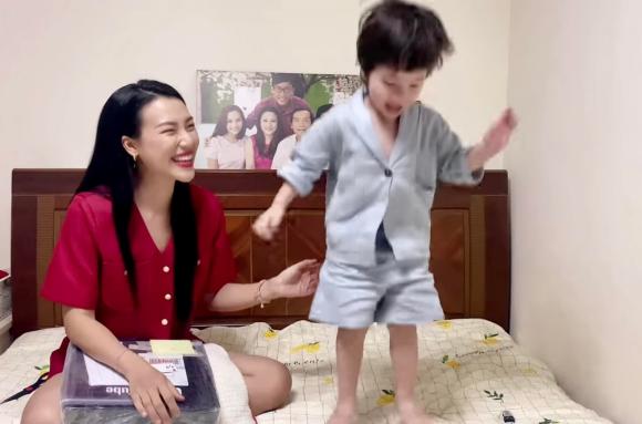 Hoàng Oanh, Hoàng Oanh nhận nút bạc, sao việt 
