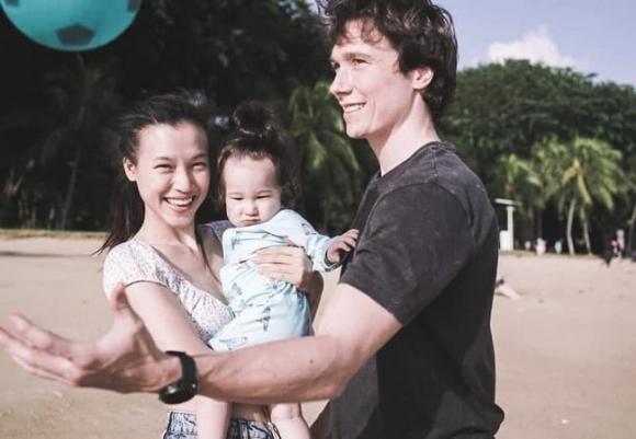 Hoàng Oanh, Hoàng Oanh nhận nút bạc, sao việt 