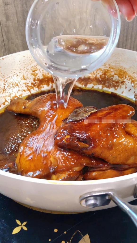 gà om xì dầu, cách làm gà om xì dầu, món ngon 