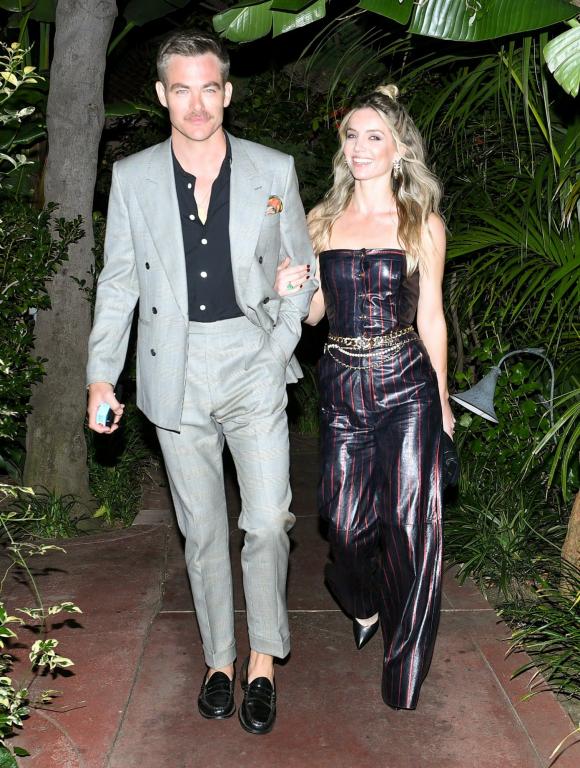 Wonder Woman, Chris Pine , Annabelle Wallis, sao âu mỹ