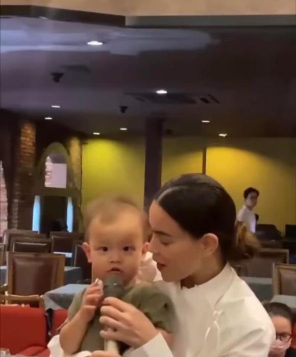 ca sĩ Hồ Ngọc Hà, sao Việt