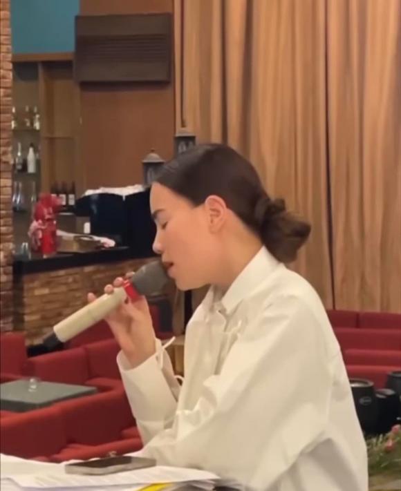 ca sĩ Hồ Ngọc Hà, sao Việt