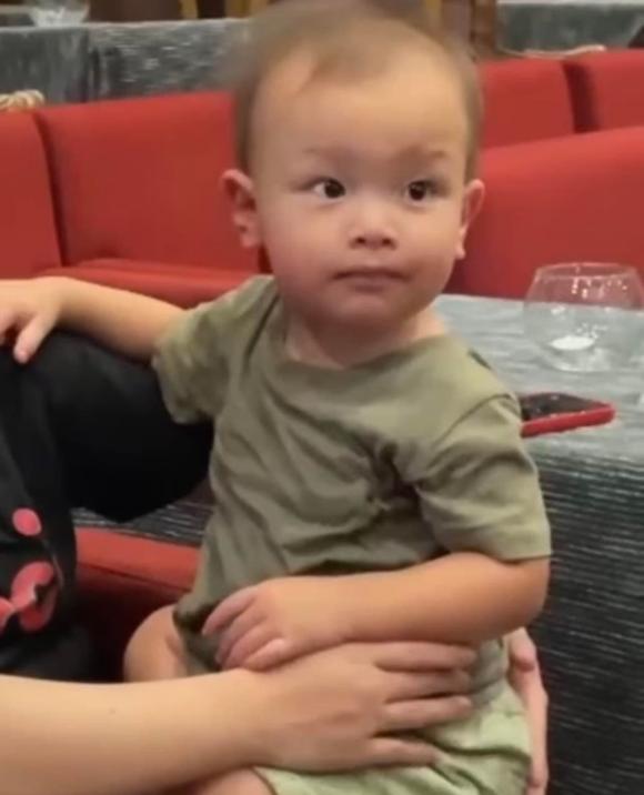 ca sĩ Hồ Ngọc Hà, sao Việt