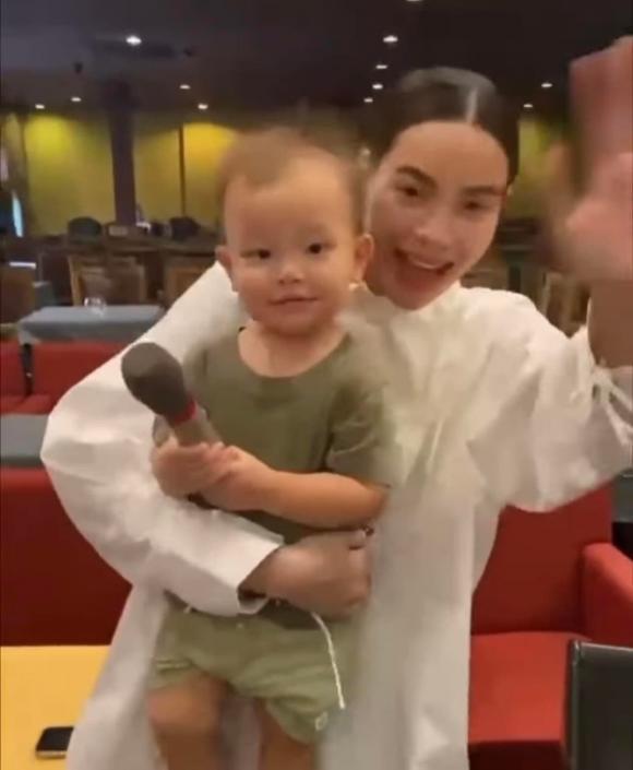 ca sĩ Hồ Ngọc Hà, sao Việt
