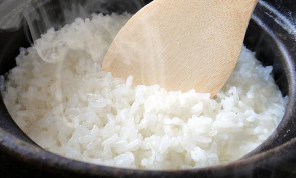 vo gạo, vo gạo nấu cơm, nên vo gạo bao nhiêu lần, vo gạo khi nấu cơm, nấu cơm ngon