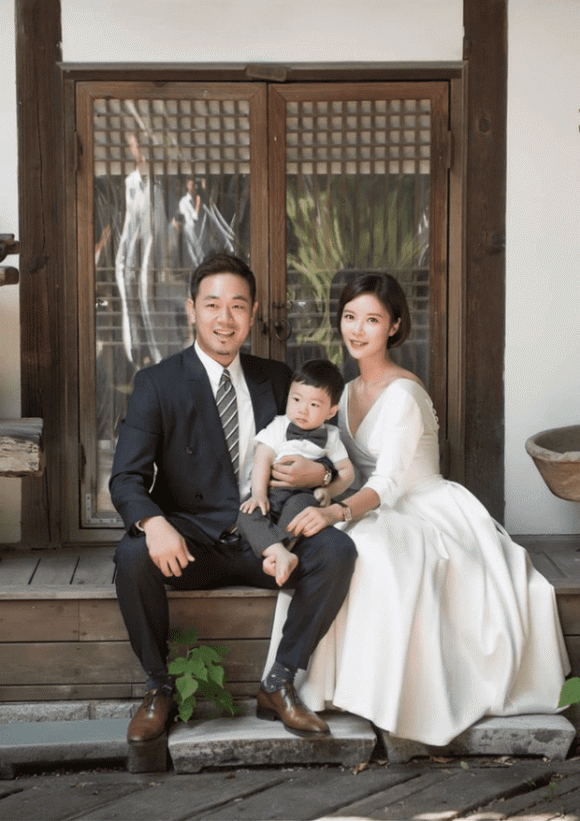 Hwang Jung Eum, Hwang Jung Eum tái hợp với chồng đại gia, Hwang Jung Eum mang thai, Gia đình là số 1, ảnh cưới của Hwang Jung Eum, sao Hàn