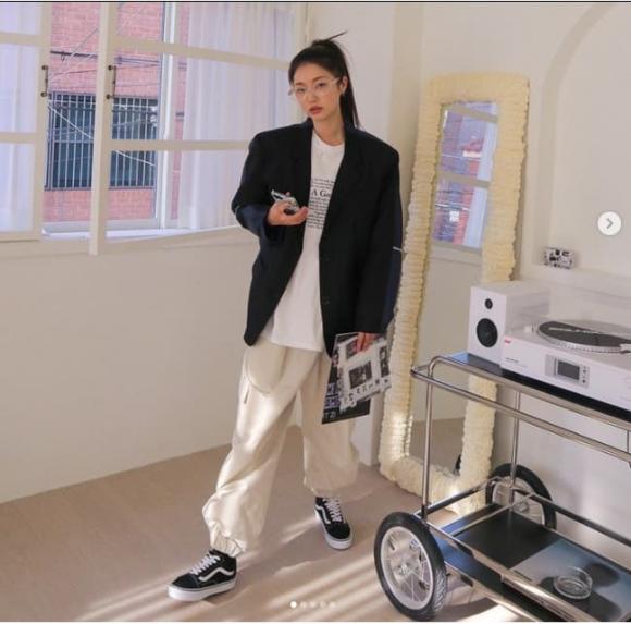 da đen, mẹo mặc, chọn tông màu quần áo, da đen mặc màu nào