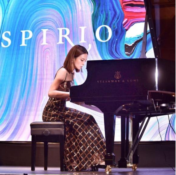 nghệ sĩ dương cầm, Nữ thần piano, 
