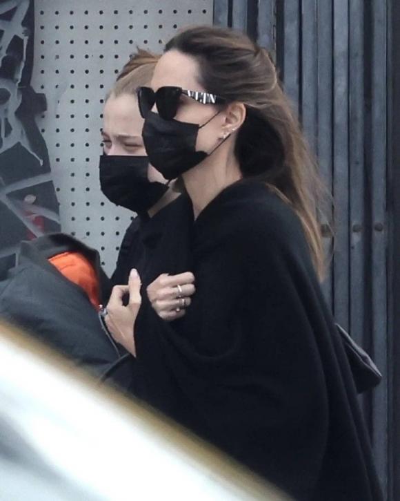 Shiloh Jolie Pitt, angelina jolie, con gái angelina jolie, sao hollywood 