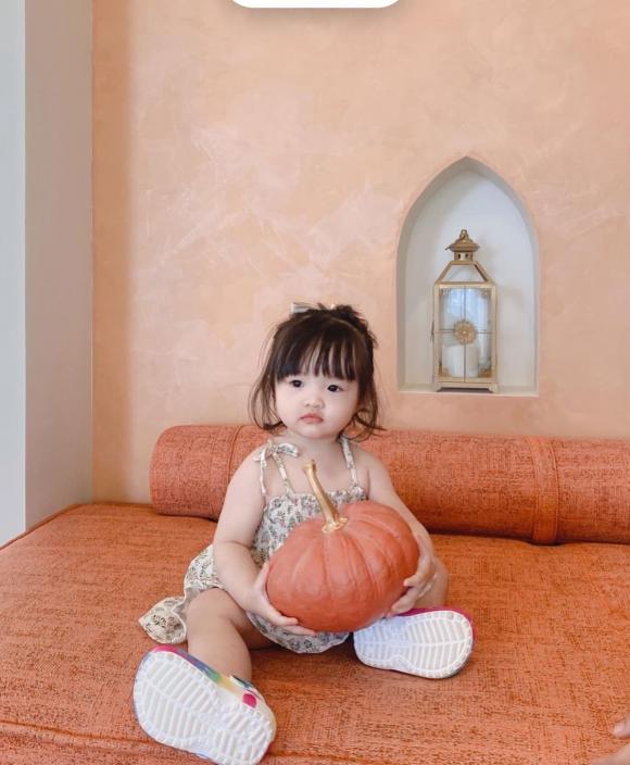 đông nhi, con gái đông nhi, winnie, sao việt 