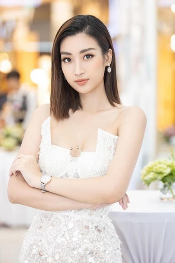 Đỗ Mỹ Linh, Đỗ Mỹ Linh ngực lép, sao việt 