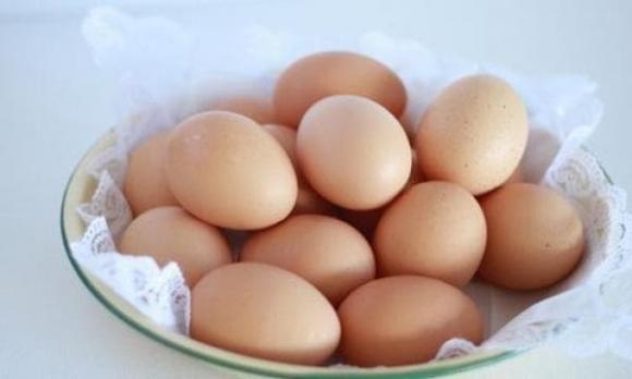 trứng, mua trứng, chọn trứng ngon, trứng bị đốm