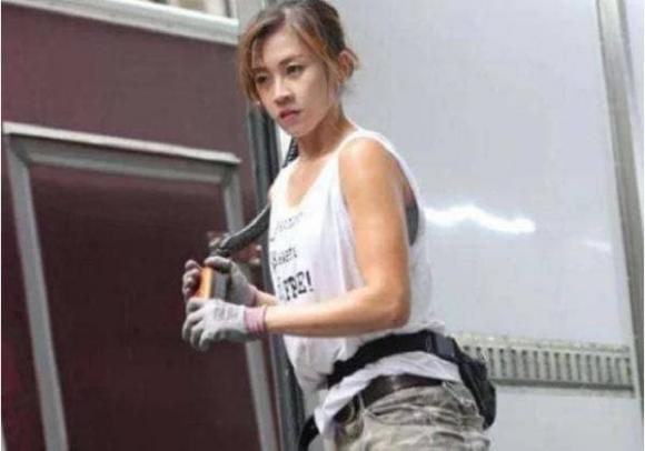Chu Thiên Bội, hotgirl bốc vác