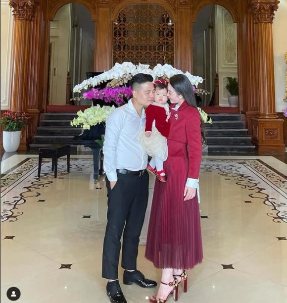 Cô dâu đeo vàng trĩu cổ ở Nam Định, Thu Hương, cô dâu 200 cây vàng