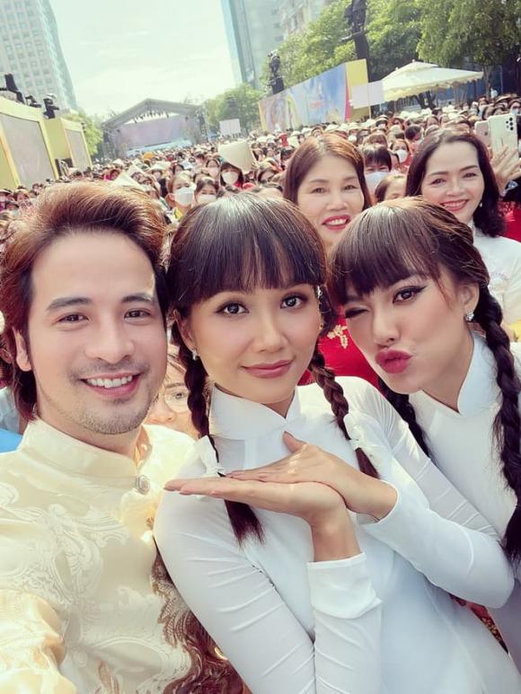 Đoàn Minh Tài, lễ hội áo dài, sao việt