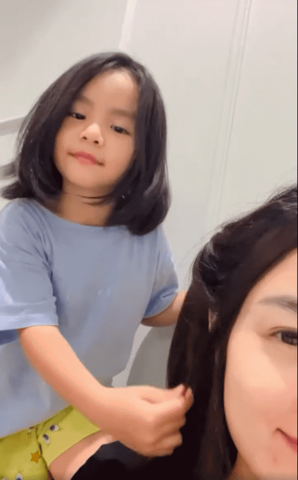 ca sĩ Phạm Quỳnh Anh, sao Việt