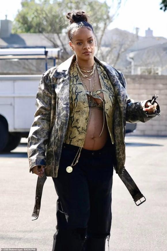 Tuần lễ thời trang Paris, Rihanna, bà bầu, thời trang
