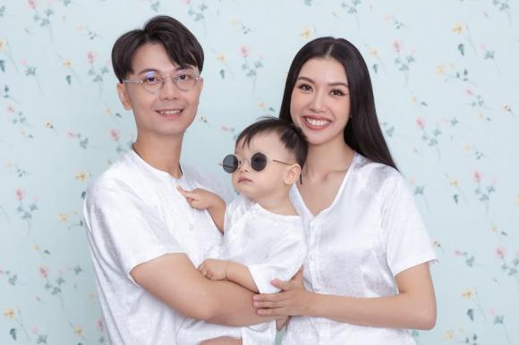 á hậu thúy vân, sao việt