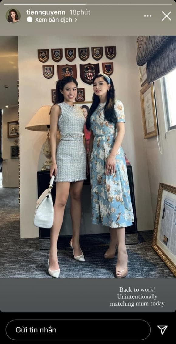 Sở hữu vẻ ngoài trẻ trung nên khi chụp cùng con gái, doanh nhân Thủy Tiên và tiểu thư Tiên Nguyễn bị nhầm là hai chị em cũng là điều dễ hiểu.