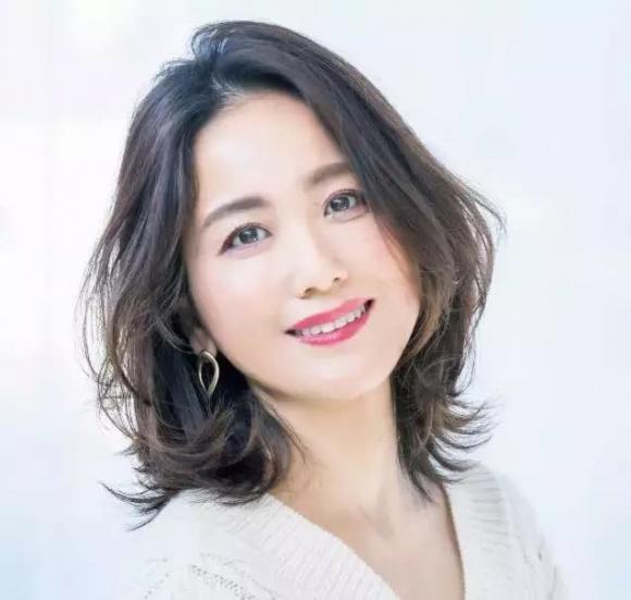 tóc thịnh hàng 2022, tóc xương đòn, tóc giảm tuổi