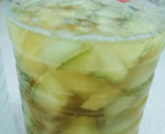 tưới cây, chăm sóc cây