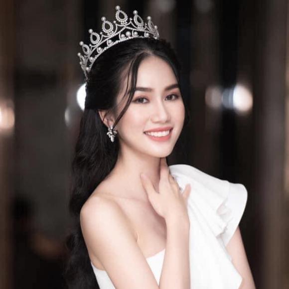 Phương Anh, Phương Anh dẫn chương trình VTV, Á hậu của VTV 