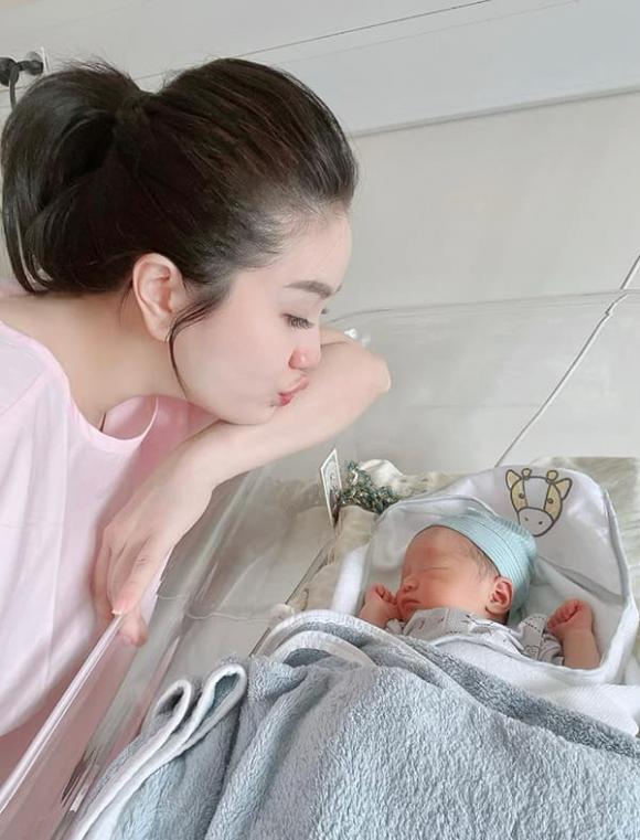 Bảo Thy, Sao Việt, Nữ ca sĩ
