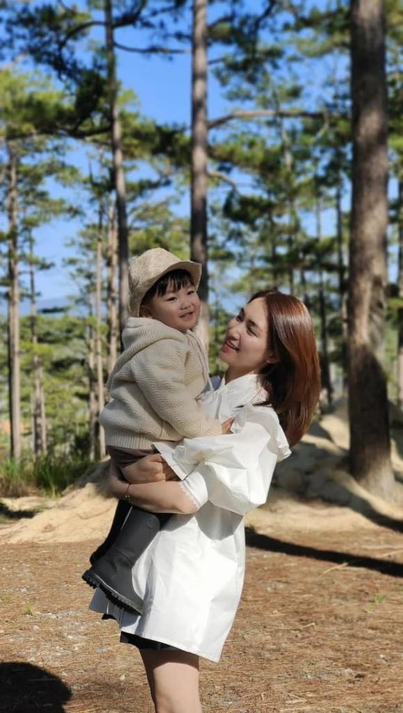 ca sĩ Hòa Minzy, sao Việt