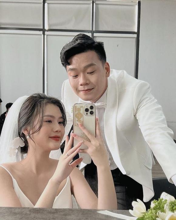  trung vệ Nguyễn Thành Chung, bạn gái Nguyễn Thành Chung, đám hỏi Nguyễn Thành Chung