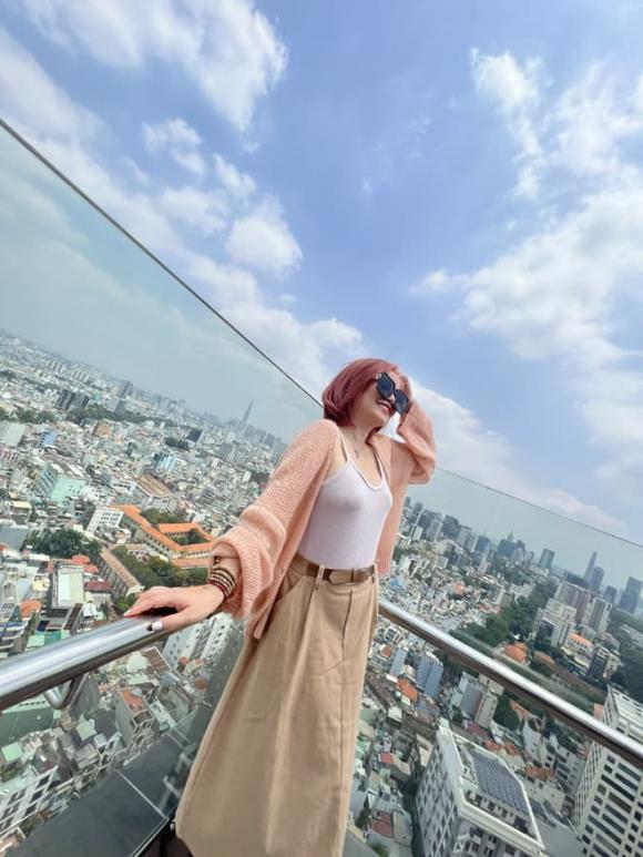 Cô Xuyến, Đào Hoàng Yến, thời trang sao 