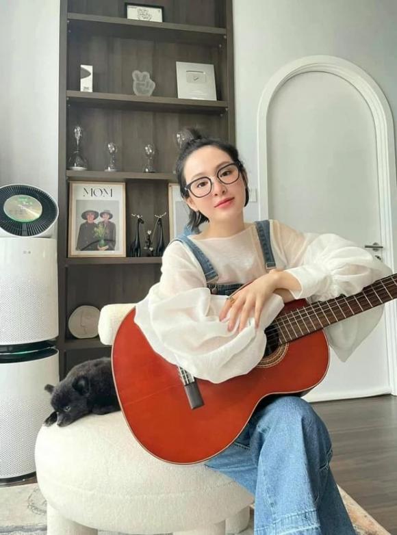 ca sĩ Hiền Hồ, sao Việt