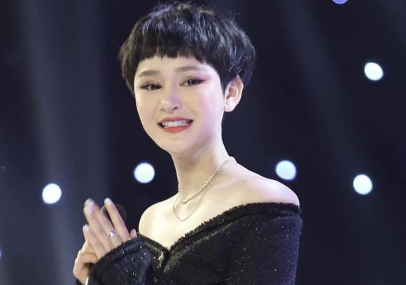 ca sĩ Hiền Hồ, sao Việt