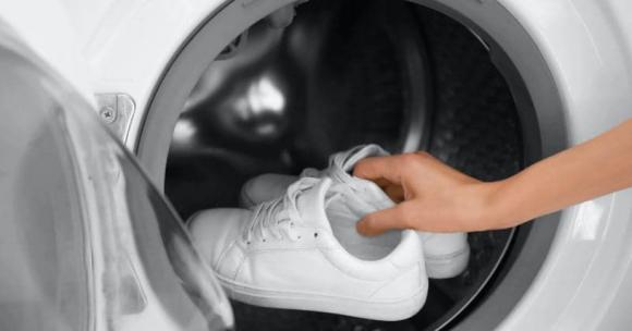 khử mùi hôi giày, giày bị hôi, mẹo khử mùi giày