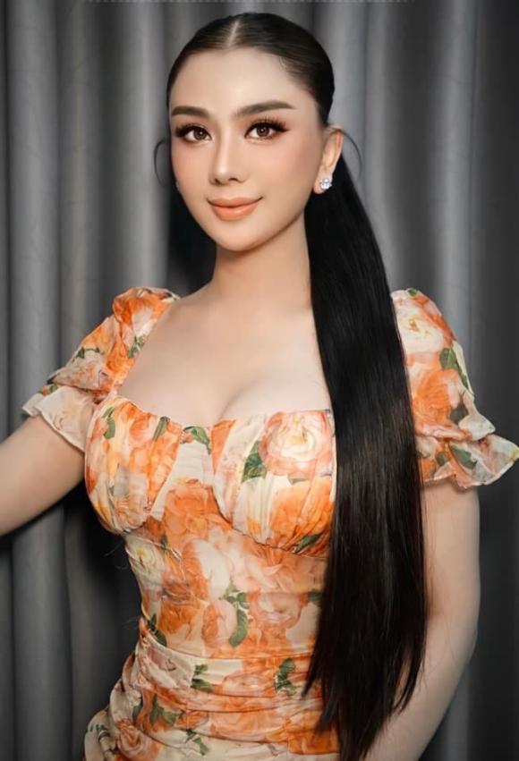 "Mỹ nhân chuyển giới" Lâm Khánh Chi xinh đẹp ở tuổi 44.
