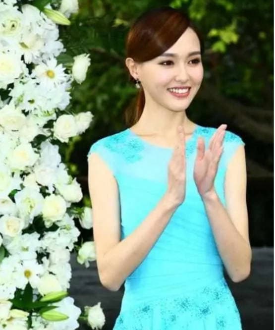 sao Hoa ngữ,Angelababy,Trần Nghiên Hy,Dương Mịch,Đường Yên,Từ Hi Viên,Chung Hân Đồng,Lưu Diêc Phi,Lưu Thi Thi,Đường Nghệ Hân