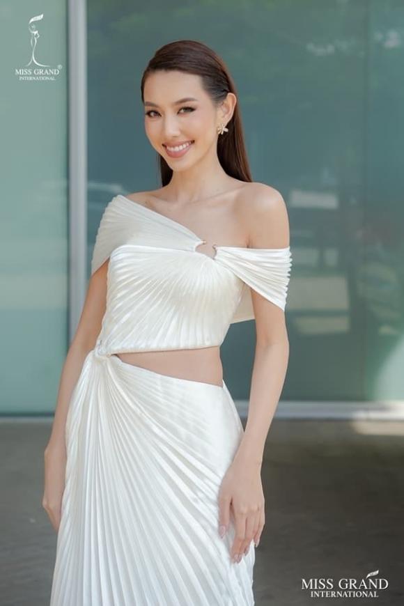 hoa hậu thùy tiên, sao việt 