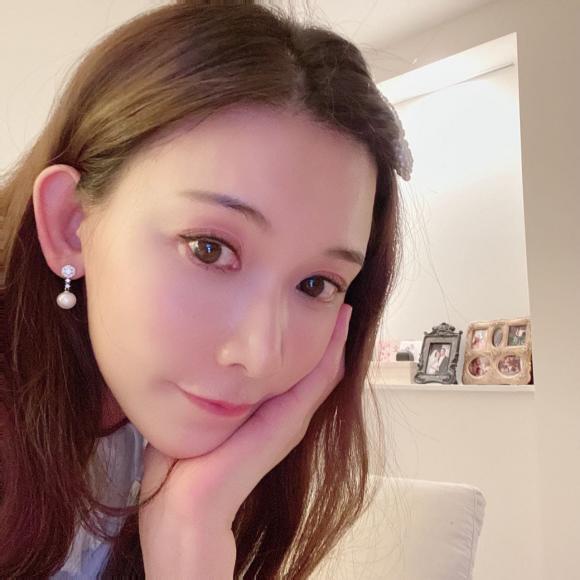 Lâm Chí Linh sinh con, Lâm Chí Linh nhờ người mang thai hộ, sao Hoa ngữ