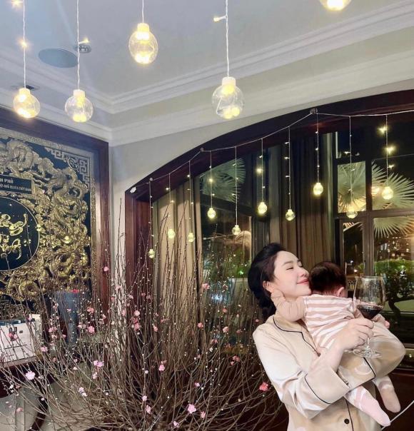 ca sĩ bảo thy, doanh nhân phan lĩnh, con trai, sao việt