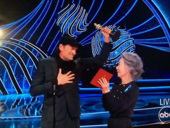 Youn Yuh Jung, Oscar 2022, sao hàn