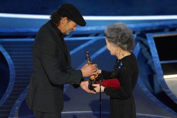 Youn Yuh Jung, Oscar 2022, sao hàn