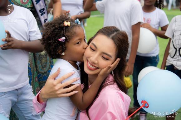 hoa hậu thùy tiên, sao việt, thùy tiên, miss grand