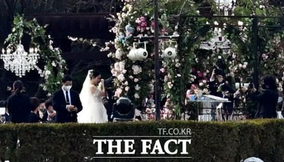Son Ye Jin và Huyn Bin, váy cưới của Son Ye Jin, sao Hàn