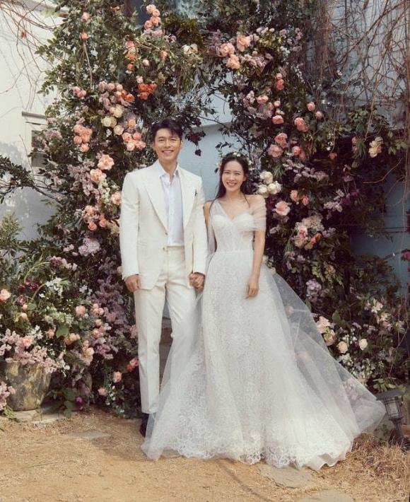 Sao Việt thật đáng yêu khi ghép vào cặp đôi trong những bức ảnh chụp đẹp! Bạn có biết rằng cặp đôi của Son Ye Jin đã có những bức ảnh đáng yêu như thế nào không? Hãy đến và xem ngay những tác phẩm đáng yêu này!