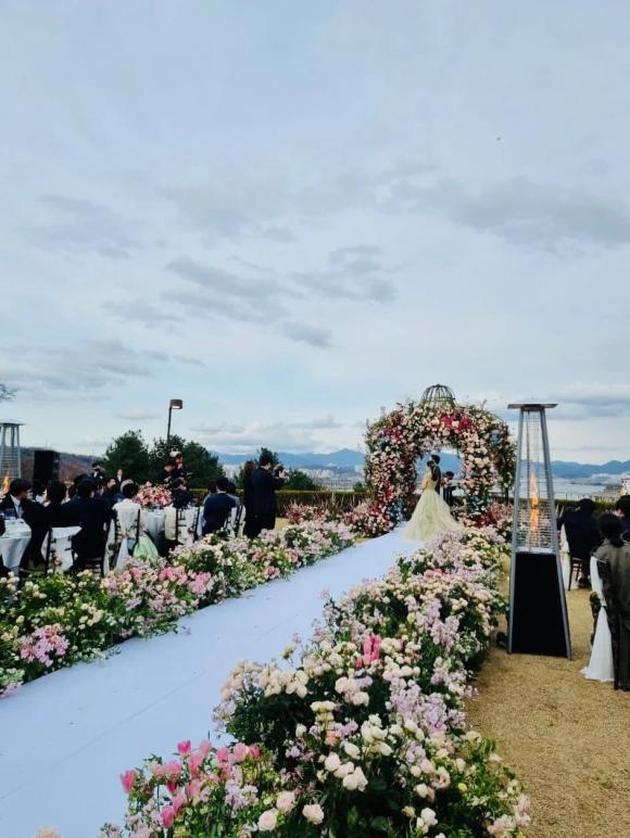 Son Ye Jin và Huyn Bin, váy cưới của Son Ye Jin, sao Hàn